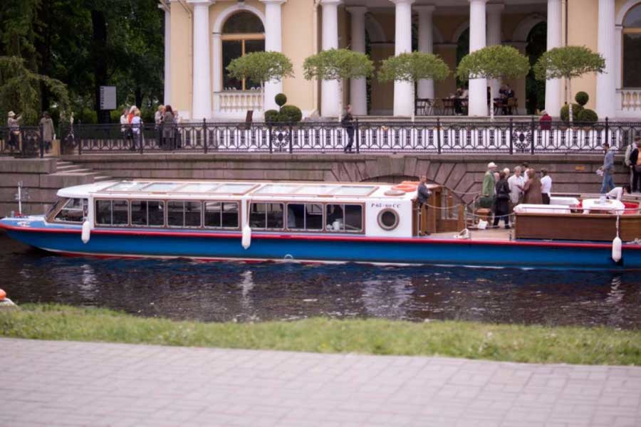Теплоход «Адмирал Олби»